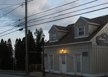 Thames Inn & Marina hotel thumbnail 2