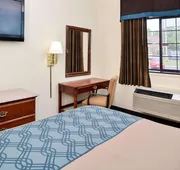 Econo Lodge Inn & Suites Shelbyville hotel detail image 4