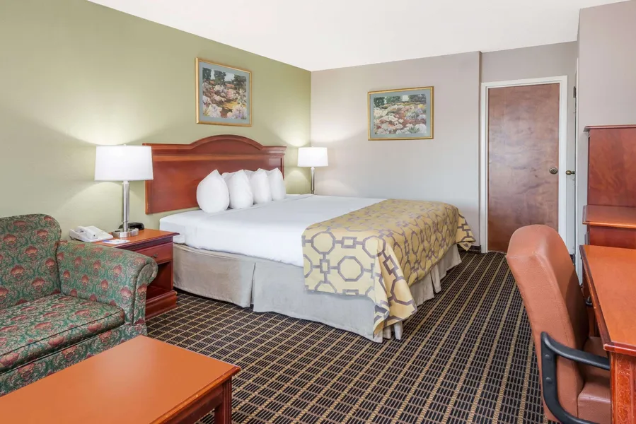 Baymont by Wyndham Clarksville Northeast hotel detail image 6