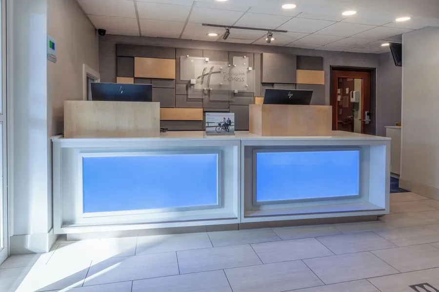 Holiday Inn Express Hotel & Suites Woodhaven by IHG hotel detail image 2