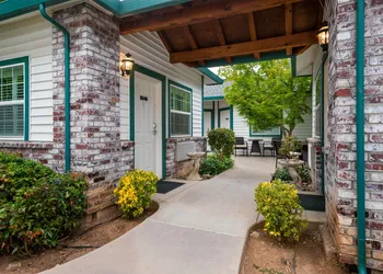 Grass Valley Courtyard Suites hotel thumbnail 3
