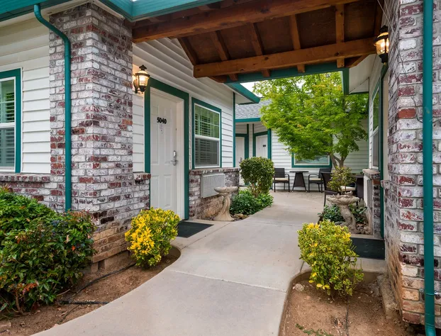 Grass Valley Courtyard Suites hotel detail image 2