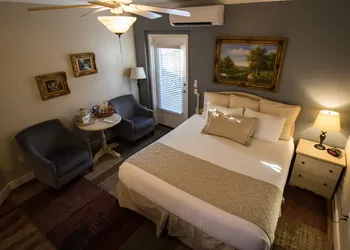 Grass Valley Courtyard Suites hotel thumbnail 8