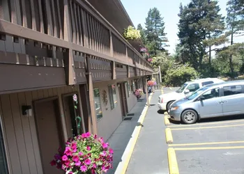 Economy Inn hotel thumbnail 8