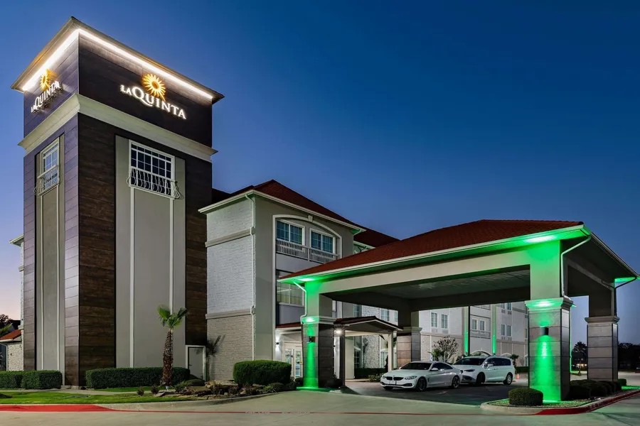 La Quinta Inn & Suites by Wyndham Garland Harbor Point hotel detail image 2