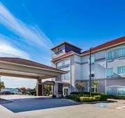 La Quinta Inn & Suites by Wyndham Garland Harbor Point hotel detail image 3