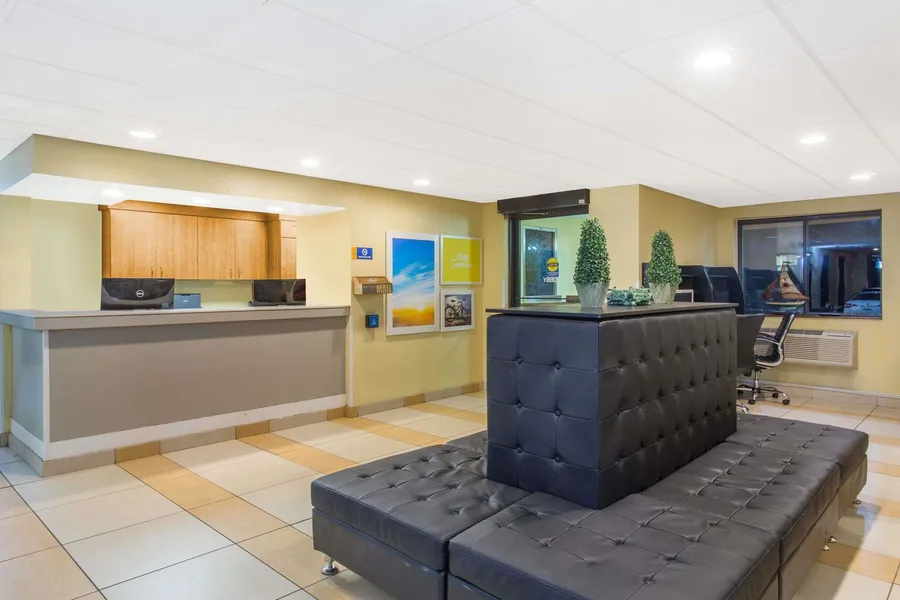 Days Inn by Wyndham Leominster/Fitchburg Area hotel detail image 2