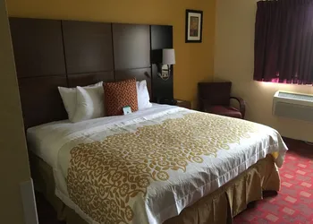 Days Inn by Wyndham Leominster/Fitchburg Area hotel thumbnail 7