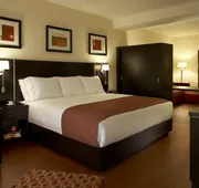 Holiday Inn & Suites Montreal Airport by IHG hotel detail image 4