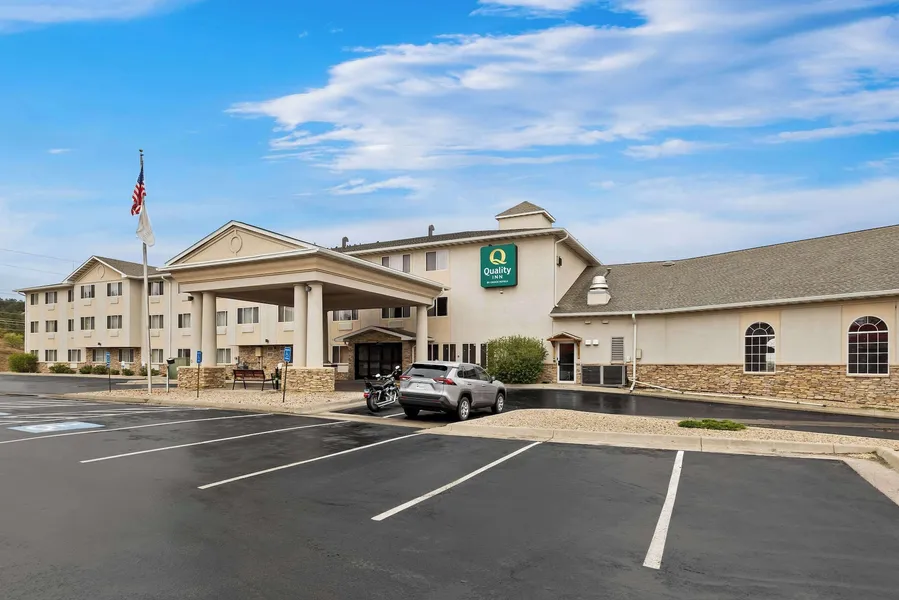 Quality Inn near Monument Health Rapid City Hospital hotel detail image 2