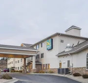 Quality Inn near Monument Health Rapid City Hospital hotel detail image 4