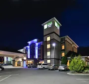 Holiday Inn Express & Suites Tacoma South - Lakewood by IHG hotel detail image 5