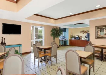 Microtel Inn & Suites by Wyndham Starkville hotel thumbnail 6