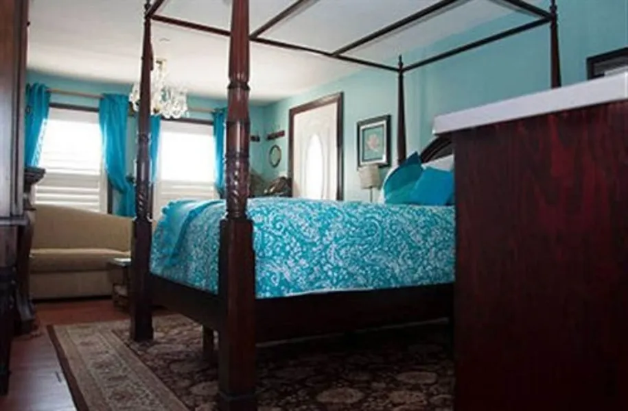 Ocean City Mansion hotel detail image 6