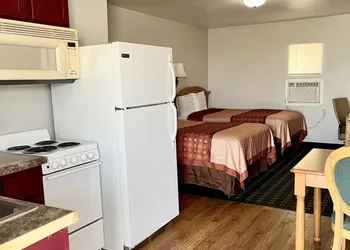 Chief Motel hotel thumbnail 3