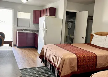 Chief Motel hotel thumbnail 4