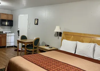 Chief Motel hotel thumbnail 6