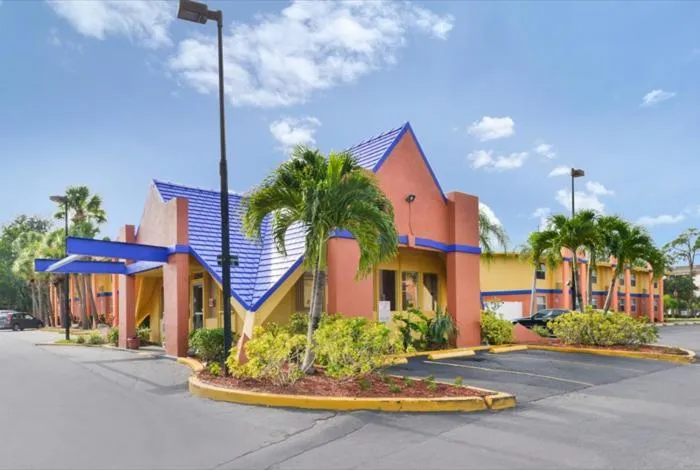 Americas Best Value Inn Sarasota Downtown hotel detail image 2