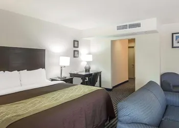Quality Inn Tulsa-Downtown West hotel thumbnail 3