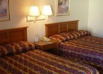 Red Carpet Inn hotel thumbnail 3