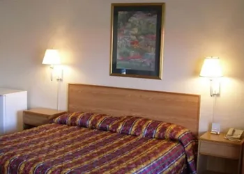 Red Carpet Inn hotel thumbnail 4