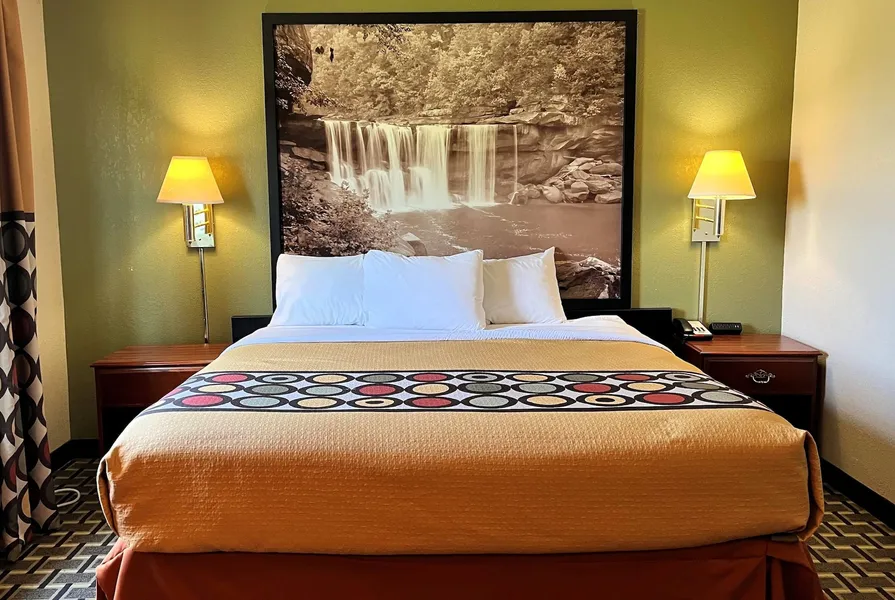 Super 8 by Wyndham Madison IN hotel detail image 6