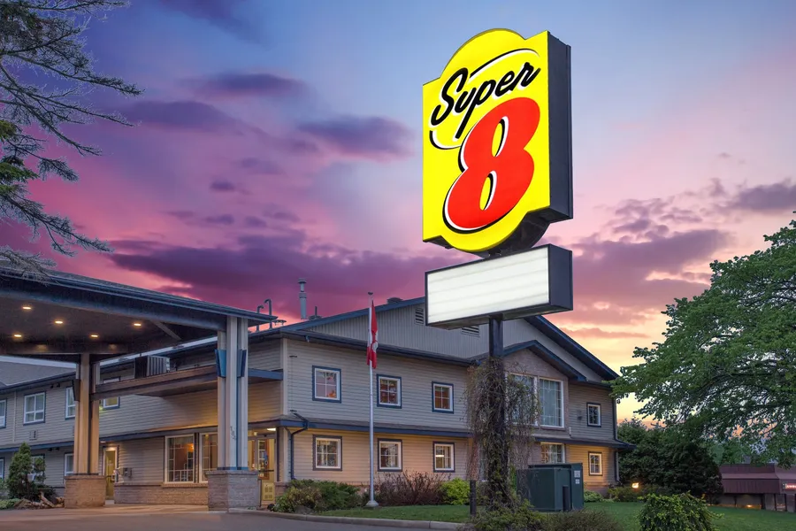 Super 8 by Wyndham Sault Ste Marie On hotel detail image 2