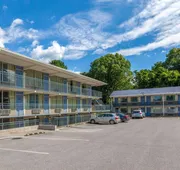 Days Inn by Wyndham Charles Town/Harpers Ferry hotel detail image 4
