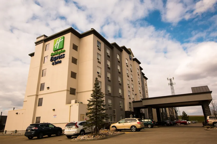 Holiday Inn Express Hotel & Suites Edmonton North by IHG hotel detail image 2