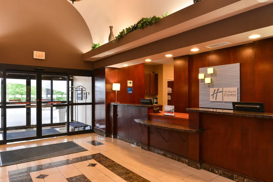 Holiday Inn Express Hotel & Suites Edmonton North by IHG hotel detail image 6