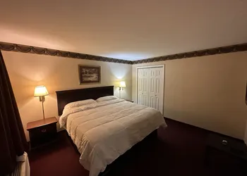 Stratton Inn hotel thumbnail 2