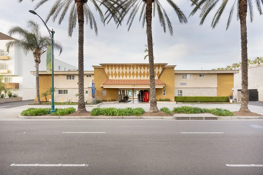 Americas Best Value Inn & Suites Anaheim Convention Center hotel detail image 2