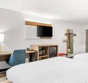 Comfort Inn & Suites hotel detail image 7