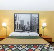 Super 8 by Wyndham Indianapolis/Southport Rd hotel detail image 4