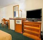 Econo Lodge Somers Point hotel detail image 7