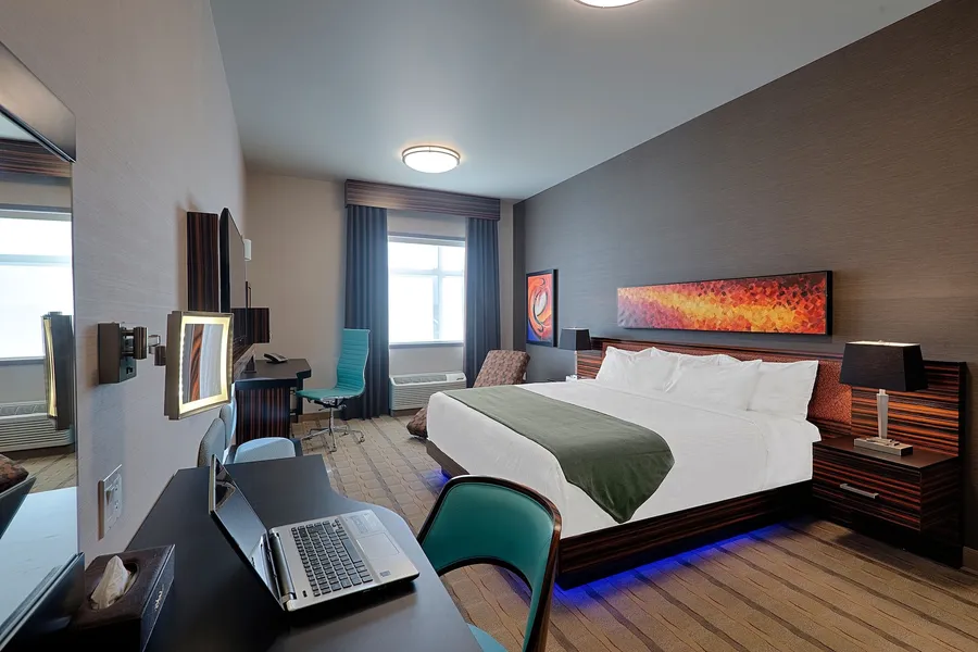 Hotel Clique Calgary Airport hotel detail image 6