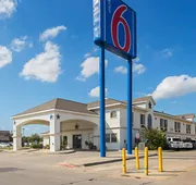 Motel 6 Dallas - Irving DFW Airport South hotel detail image 3