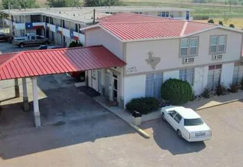 Scottish Inn and Suites Merkel hotel thumbnail 3