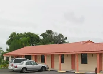 Scottish Inns Okeechobee hotel thumbnail 3