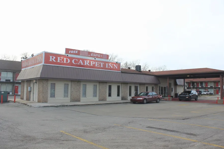 Red Carpet Inn - Louisville hotel detail image 2