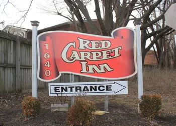 Red Carpet Inn - Louisville hotel thumbnail 3