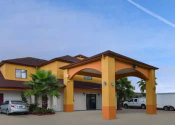 Scottish Inn & Suites Highway 6 South hotel thumbnail 2