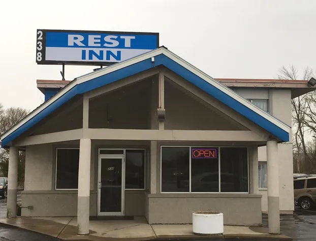 Utica Rest Inn hotel detail image 1