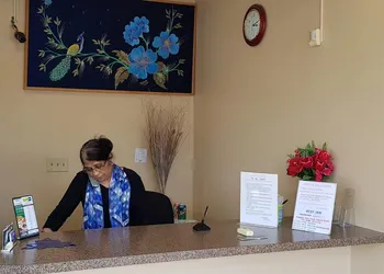 Utica Rest Inn hotel thumbnail 7