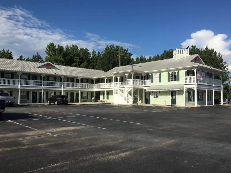 Woodstream Inn hotel detail image 6