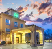 La Quinta Inn & Suites by Wyndham Fort Smith hotel detail image 5