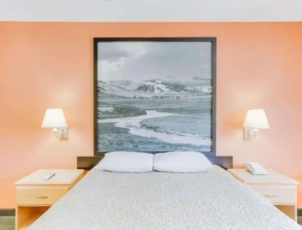 Super 8 by Wyndham Cooke City Yellowstone Park hotel detail image 3