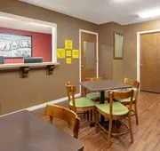 Super 8 by Wyndham Big Cabin/Vinita Area hotel detail image 7