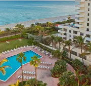 Holiday Inn Miami Beach - Oceanfront by IHG hotel detail image 3