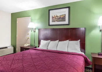 Quality Inn Homewood hotel thumbnail 6